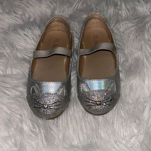 Children’s place girls flats size 8 used once in great condition